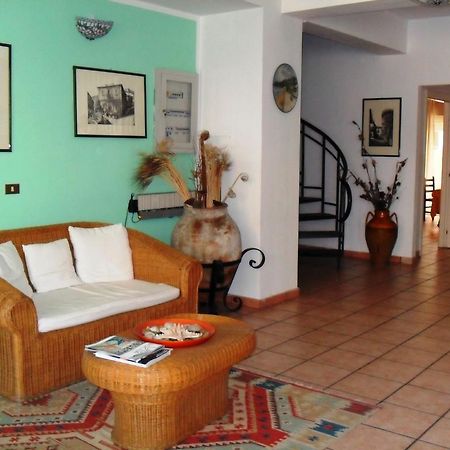 B&B La Grotta Sant'Alessio Siculo Bagian luar foto