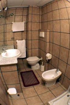 B&B La Grotta Sant'Alessio Siculo Bagian luar foto